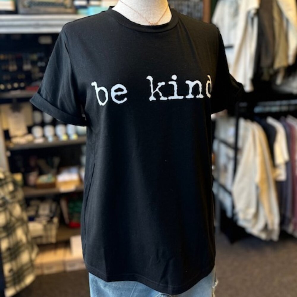 NWT Boutique Graphic Print Be Kind T Shirt
